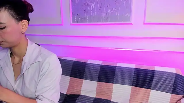 AliceMadnes online show from April 21, 2:46 pm