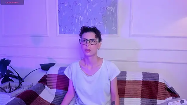 AliceMadnes online show from April 25, 1:41 pm