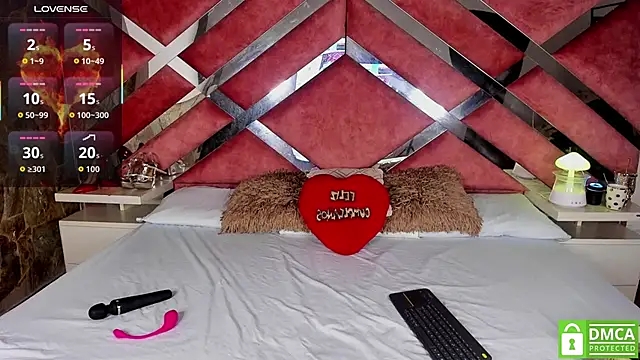 Lily Queen30 online show from February 25, 9:13 pm