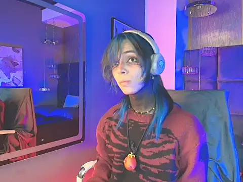 luxiel  online show from April 16, 8:30 pm