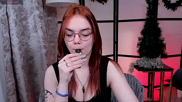 Lily  Evans online show from December 21, 3:44 am