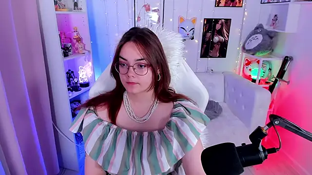 Lily  Evans online show from November 23, 4:15 am