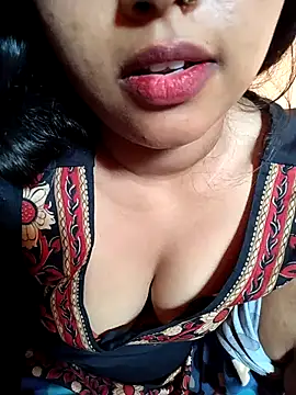 Sexy Divya   online show from June 19, 10:52 am