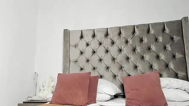 NikkiBotero online show from December 23, 1:09 am