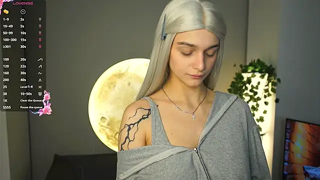 AdameShoyer online show from December 3, 8:44 pm