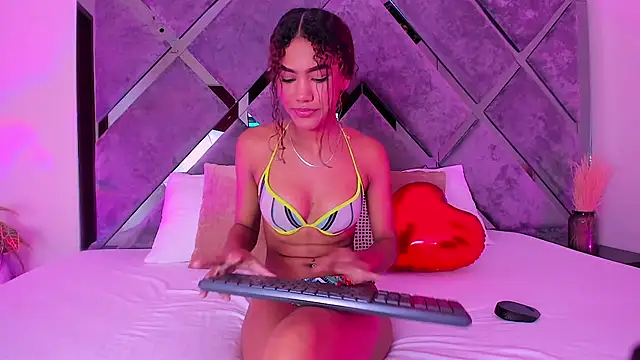 luciagray1 online show from February 27, 2:00 am