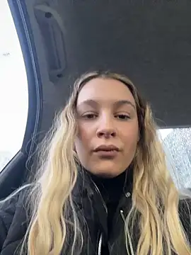 SashaCatt online show from April 25, 9:45 am