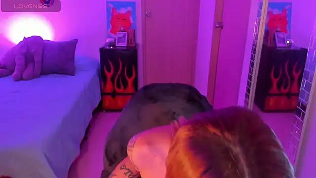 rotwallace online show from April 27, 11:24 pm