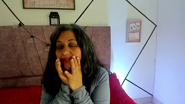 Victoriaa Anderson online show from February 12, 8:32 pm