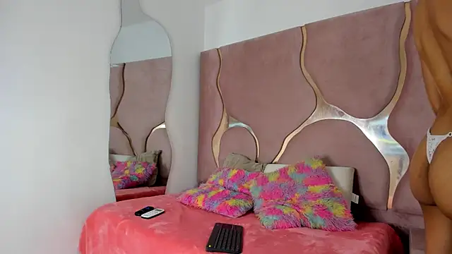 Emilyasm online show from June 5, 8:59 pm