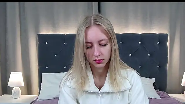 RachaelCute online show from April 24, 4:15 am