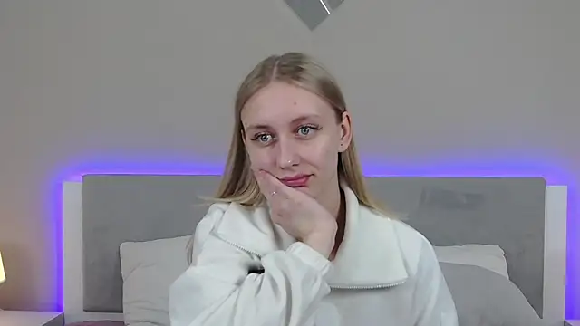 RachaelCute online show from April 25, 1:52 pm