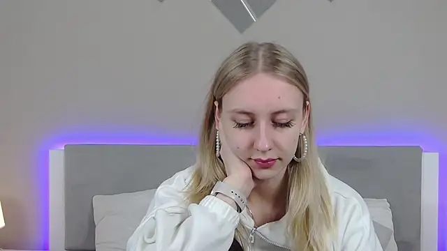 RachaelCute online show from April 25, 11:13 am