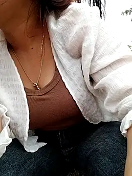 m-mbae online show from April 21, 1:42 am