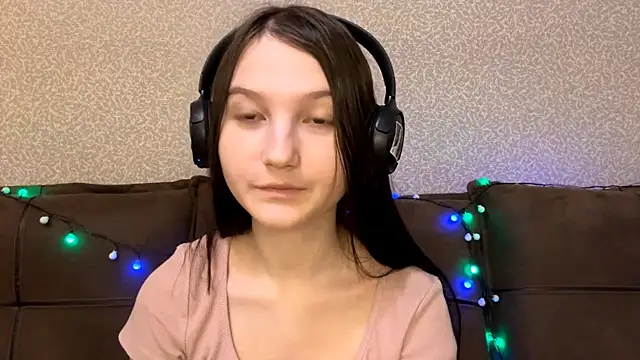 AurorAurora online show from December 15, 8:30 am