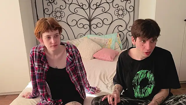 Danny loves Mary online show from April 26, 2:09 am