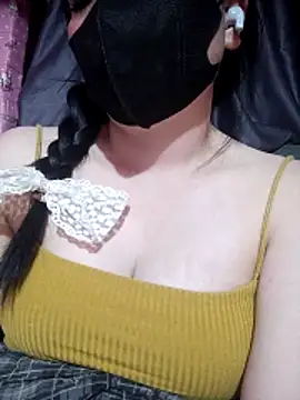 MiHeni online show from March 1, 5:01 pm