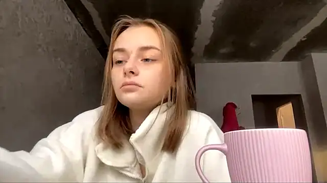 GeralynChiszar online show from November 16, 10:04 am