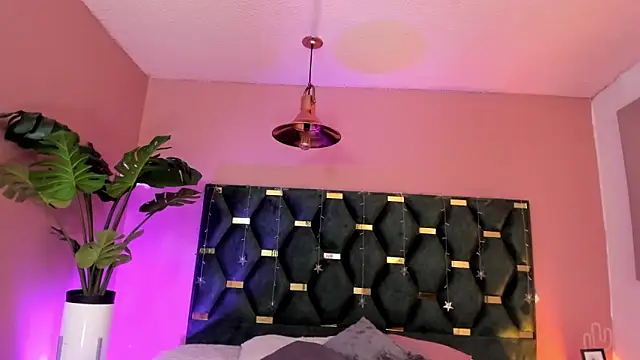 Velvet Dreamss online show from April 28, 12:09 pm