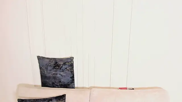 Kenia Storm online show from December 17, 8:24 pm