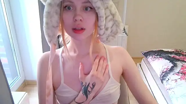 cuddlymisa online show from April 11, 6:52 am