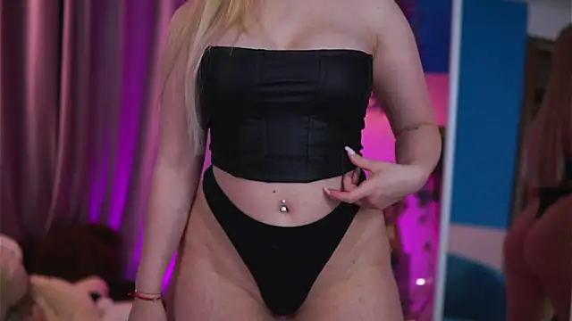 ElyssawetXX online show from April 24, 6:44 pm