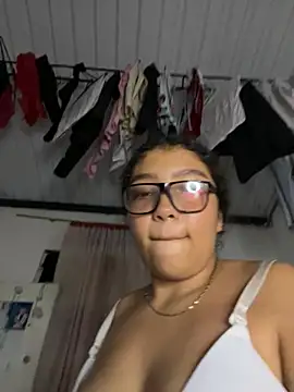 PetiteKattia online show from January 17, 5:04 am