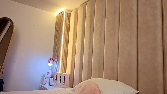 Iamnyxy online show from April 24, 1:03 pm