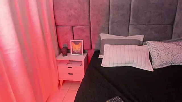 Atenea Velle online show from April 28, 3:43 am