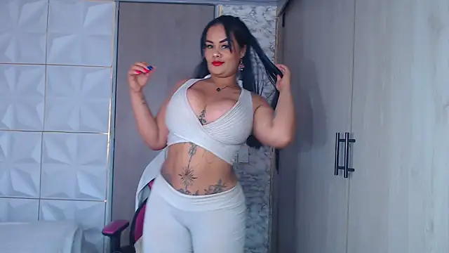 katecute88 online show from August 1, 6:10 pm