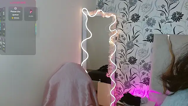 Joselyn tay online show from December 16, 11:49 am