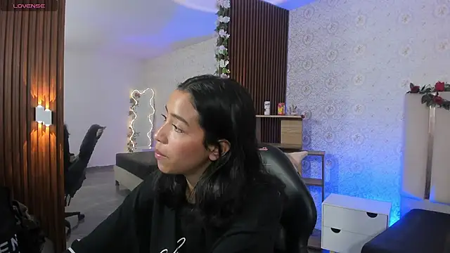 Joselyn tay online show from April 24, 7:27 pm