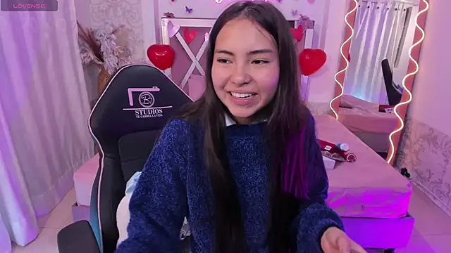 ISABELA TAY online show from February 26, 11:53 am