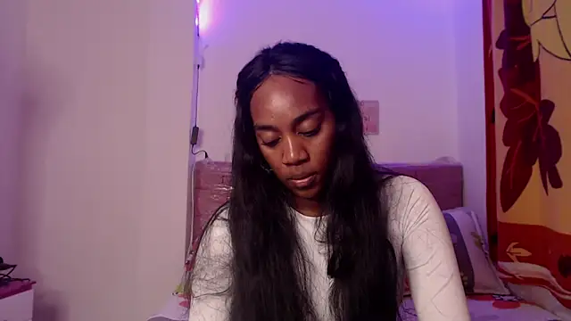 AishaOwens online show from March 6, 8:48 pm