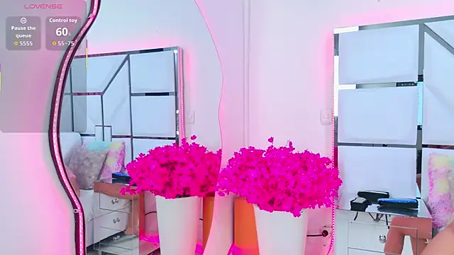 VeronicaSttar online show from December 1, 11:25 am