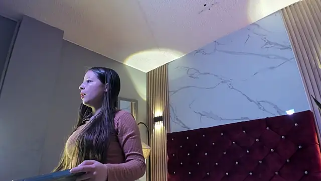 Danna-Rouse online show from April 25, 7:33 pm