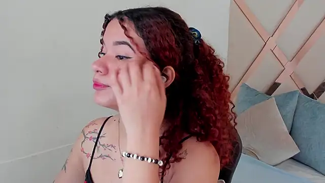 avrilwaynee online show from March 12, 11:46 am