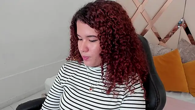 avrilwaynee online show from March 6, 12:44 pm