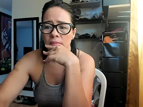 caroline 47 online show from May 22, 2:04 pm