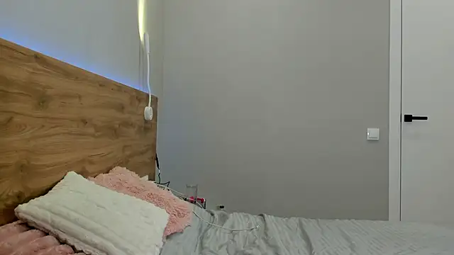 AmaiRin online show from December 3, 8:33 pm