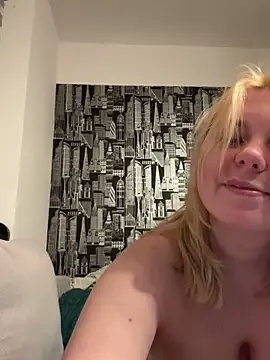 Nallinee online show from February 20, 9:15 pm