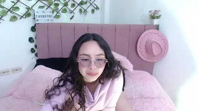 amaris ferrer online show from December 19, 9:07 pm