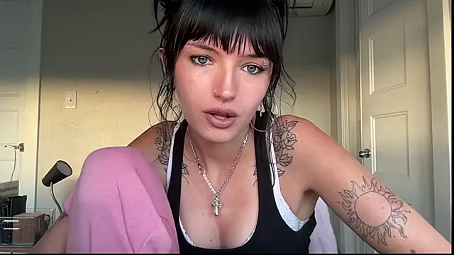 ZoeyandMac online show from July 3, 2:28 am