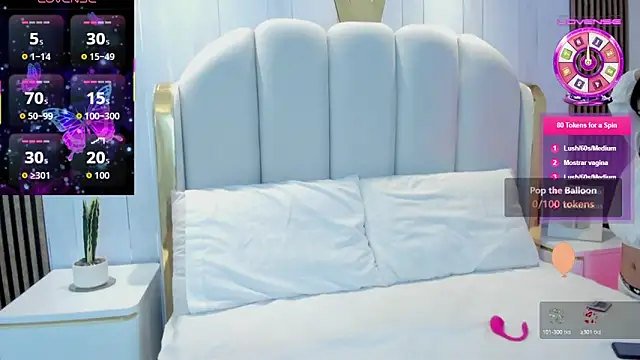 roxyflame  online show from April 21, 11:28 am