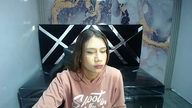 Evy Luxx v online show from December 13, 8:15 pm