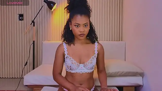 vanestraus online show from April 25, 8:17 pm