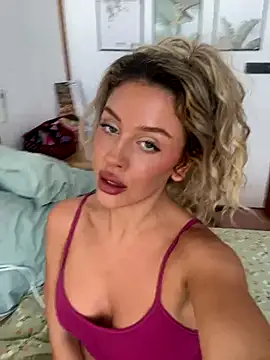 peachcindyy online show from December 18, 6:07 am