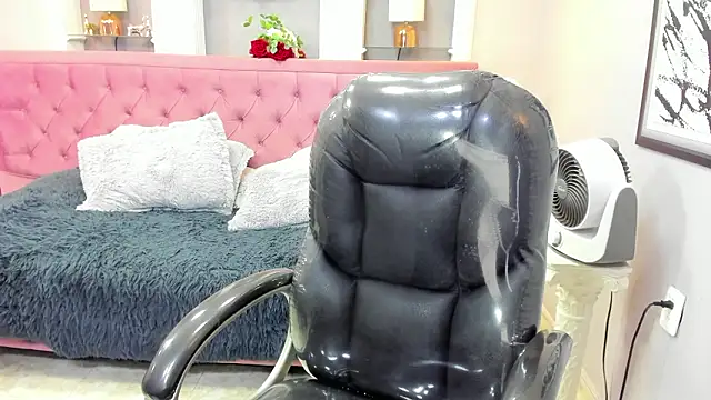 sara deymon  online show from March 9, 2:15 am