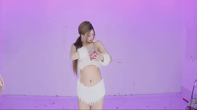 STY-0089 online show from April 23, 4:42 am