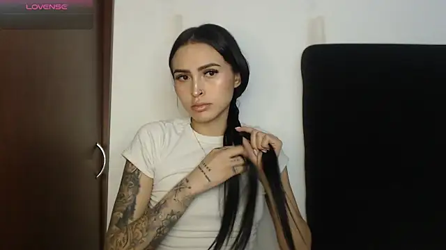 Linda  fiore online show from February 11, 3:52 am